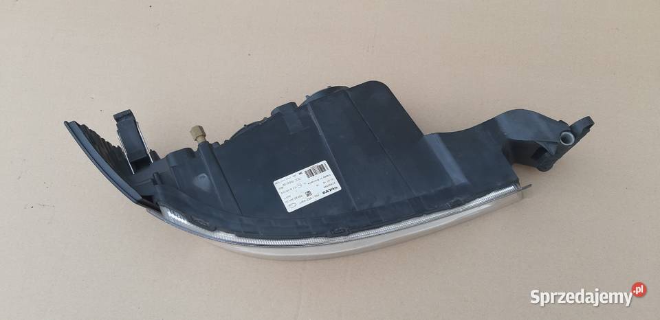 VOLVO FH4 FM HALOGEN PRAWY LAMPA PRZECIWMGIELNA Części samochodowe Bieleń