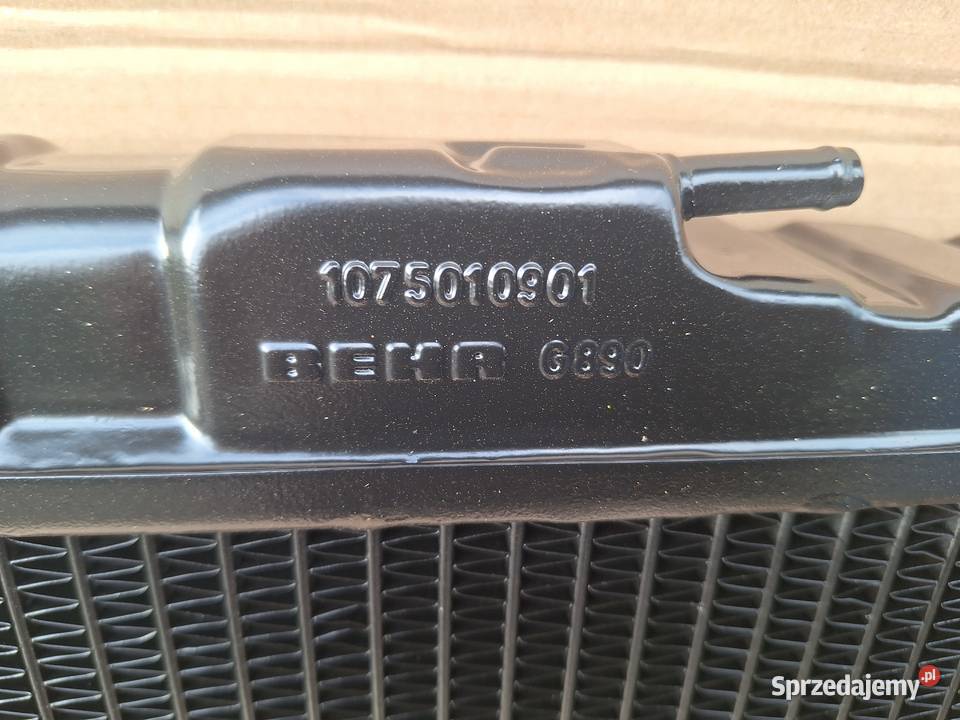 CHŁODNICA MERCEDES 107 osobowe Buków