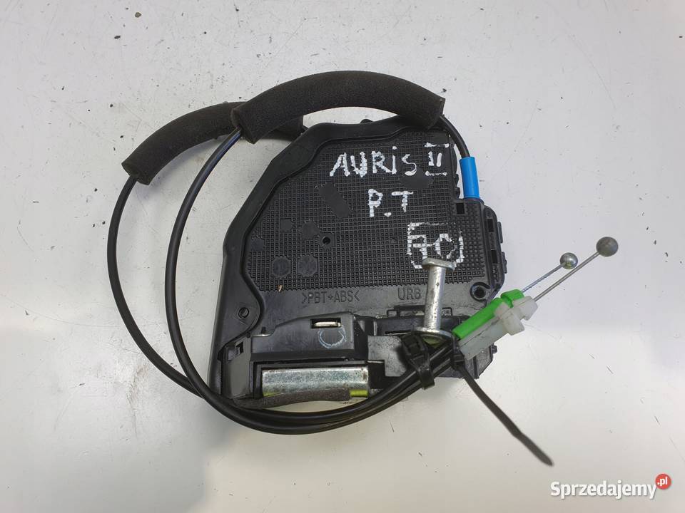 Toyota Auris II ZAMEK DRZWI prawy tył PASAŻERA Rudka