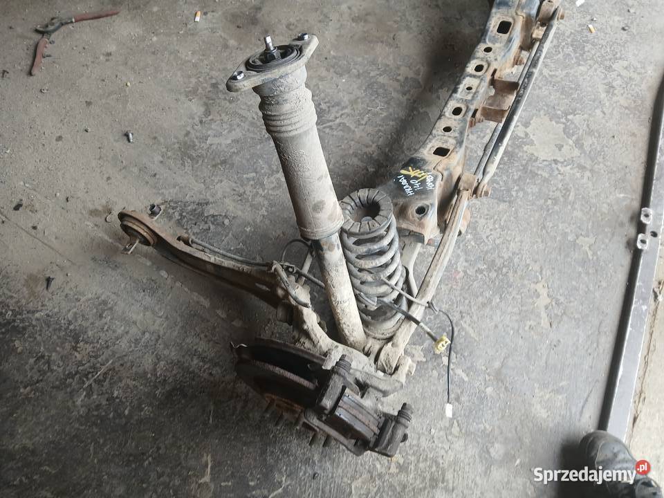 Belka zawieszenia oś tylna Hyundai i40 kombi
