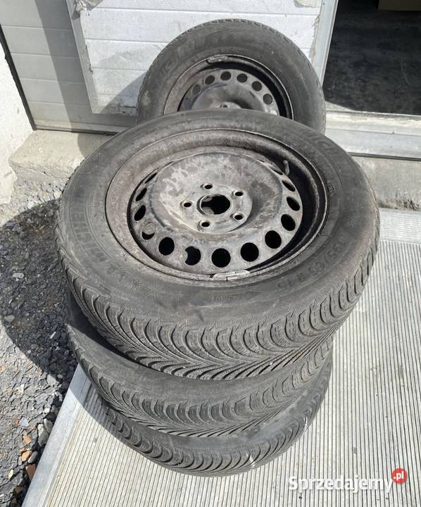 Opony zimowe Michelin Alpina 5 1956515 i felgi Samochodowe Lwówek Śląski sprzedam