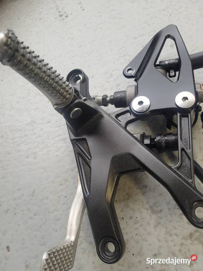 YAMAHA R1 RN 65 set podnóżek pompa hamulca Nowy Tomyśl