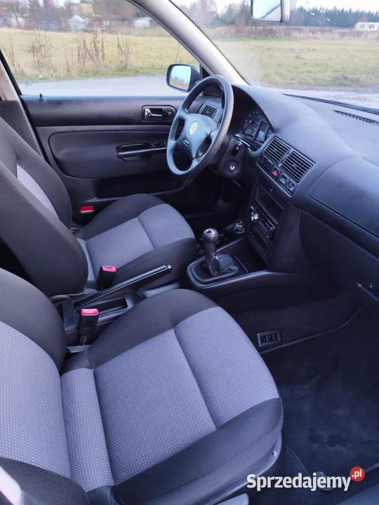 VW GOLF IV 16 Ben 2002r 154 5 drzwi Climatronic Tomaszów Lubelski sprzedam