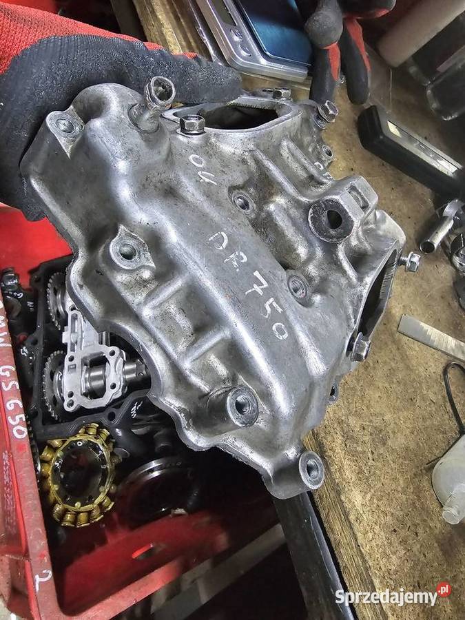 Suzuki DR 750 pokrywa głowicy dekiel głowica Jelenia Góra