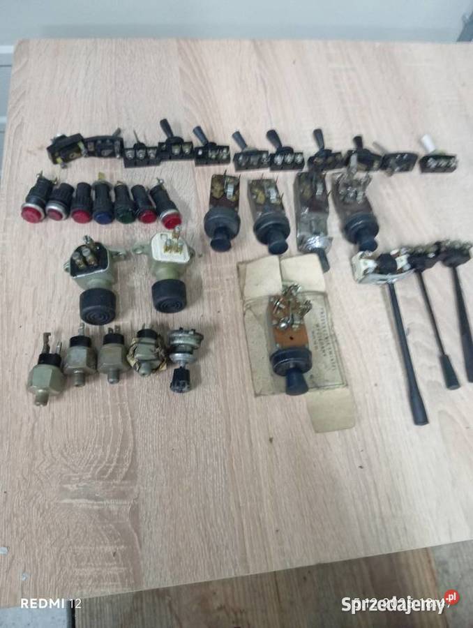 Przełączniki kontrolki syrena Odbiór łasku w Łódź sprzedam