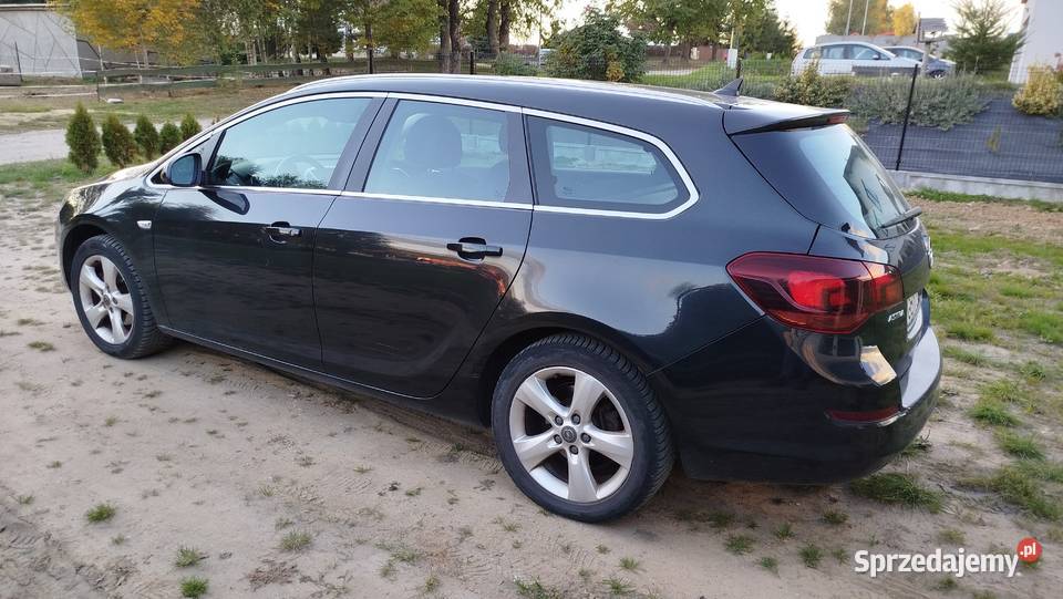 Opel Astra Cosmo 17 CDTI 125 9 Lat w Jednych CD Bytów