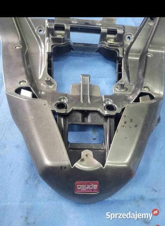 APRILIA TUONO V4 1100 16 ZADUPEK OGON TYŁ STELAŻ Ramy wielkopolskie Nowy Tomyśl