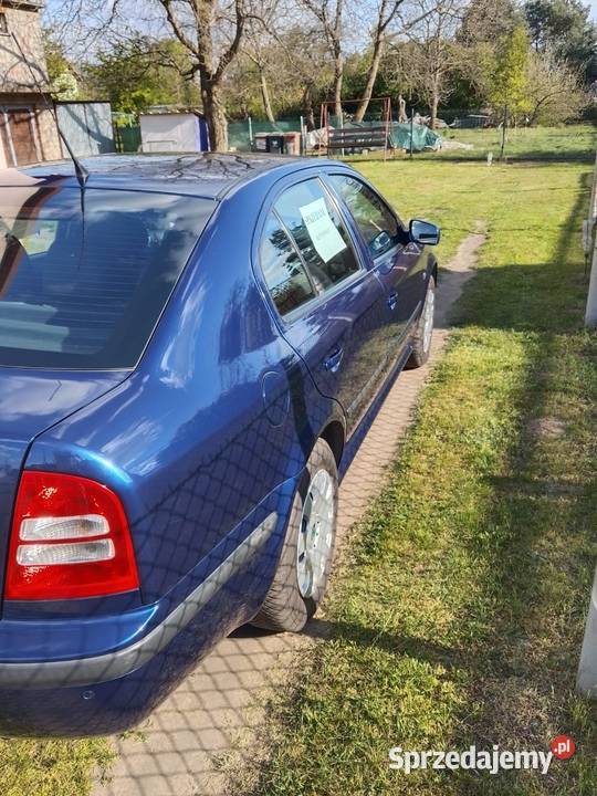 SKODA octavia 16 MPI Sedan Zadbana nieuszkodzony Bierawa