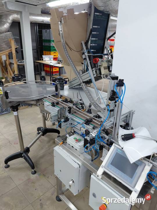 Stół obrotowy podawczyodbiorczy do linii