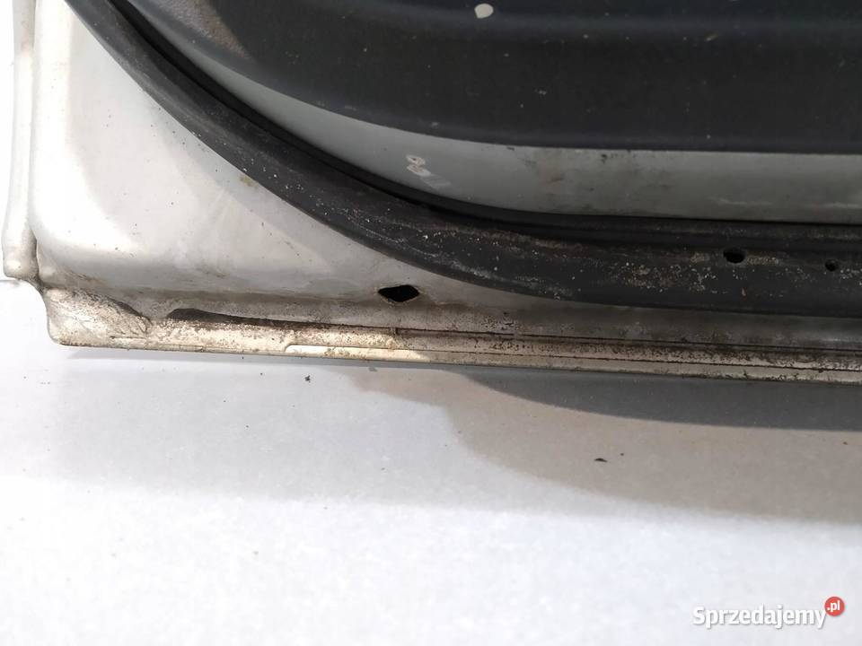 DRZWI PRAWE TYŁ 5A7 Toyota Yaris II 20052011