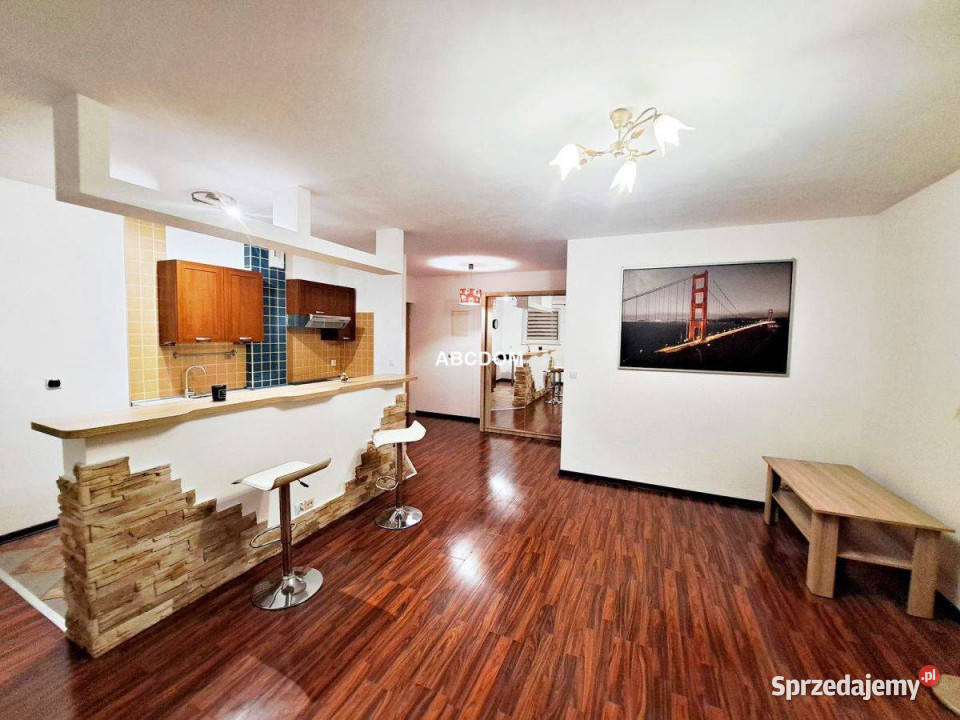 Bieńczyce mieszkanie z balkonem 2008r piwnica