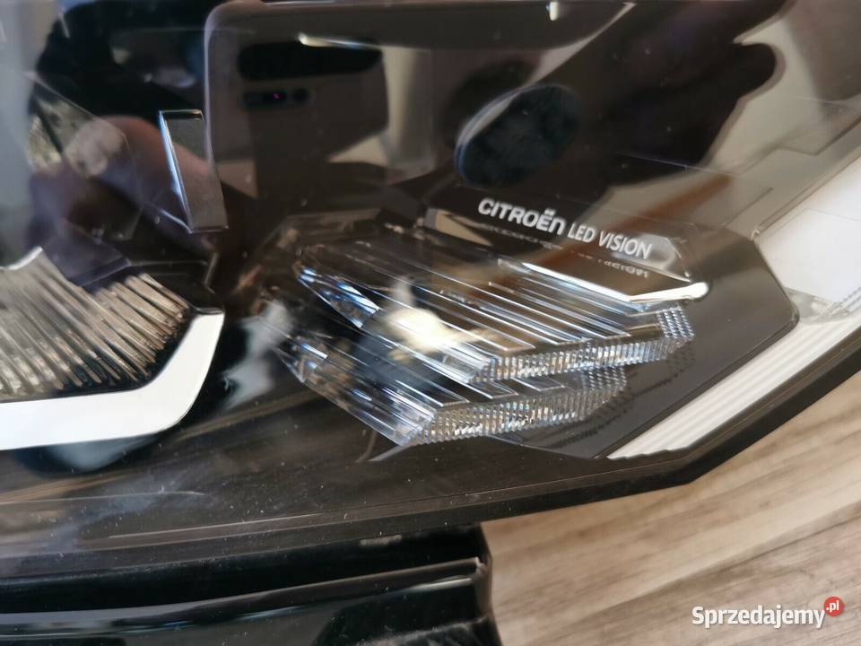 CITROEN C4 III 2020 LAMPA PRZÓD PRAWA LED VISION Świerzawa