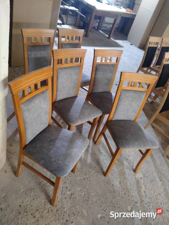 Piękne nowoczesne krzesła bukowe
