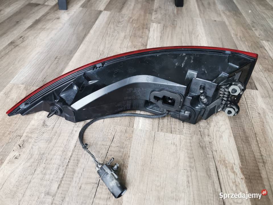 JAGUAR XF260 SPORTBRAKE PRAWA TYLNA LED 17 lampy tylne Pielgrzymka