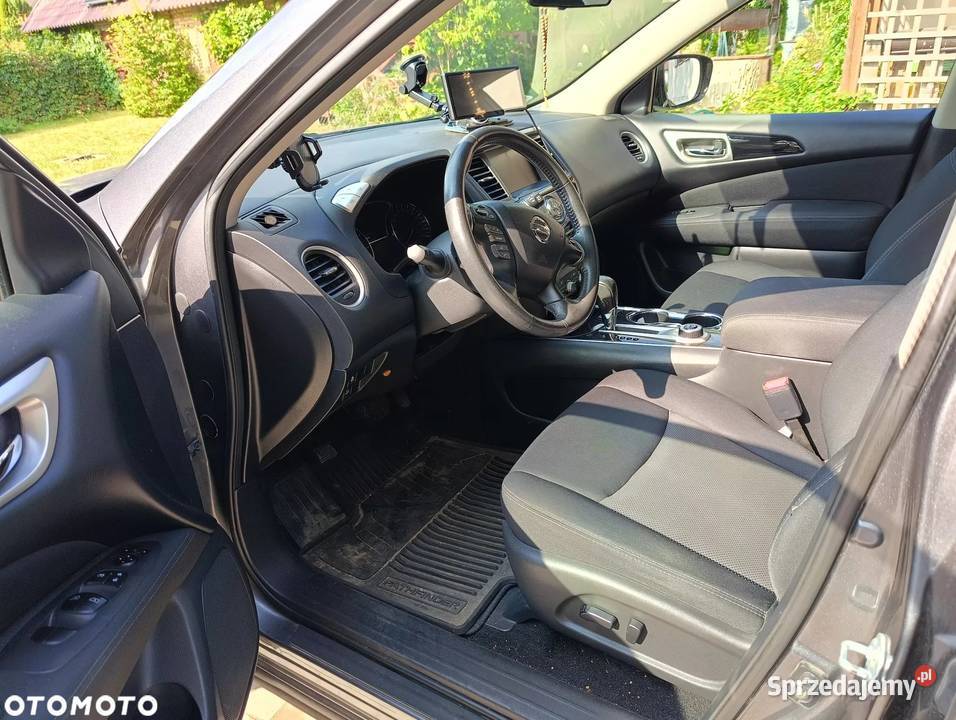 Nissan Pathfinder 7os 4x4 zamiana na mniejszy Rok produkcji 2017 Juchnowiec Kościelny