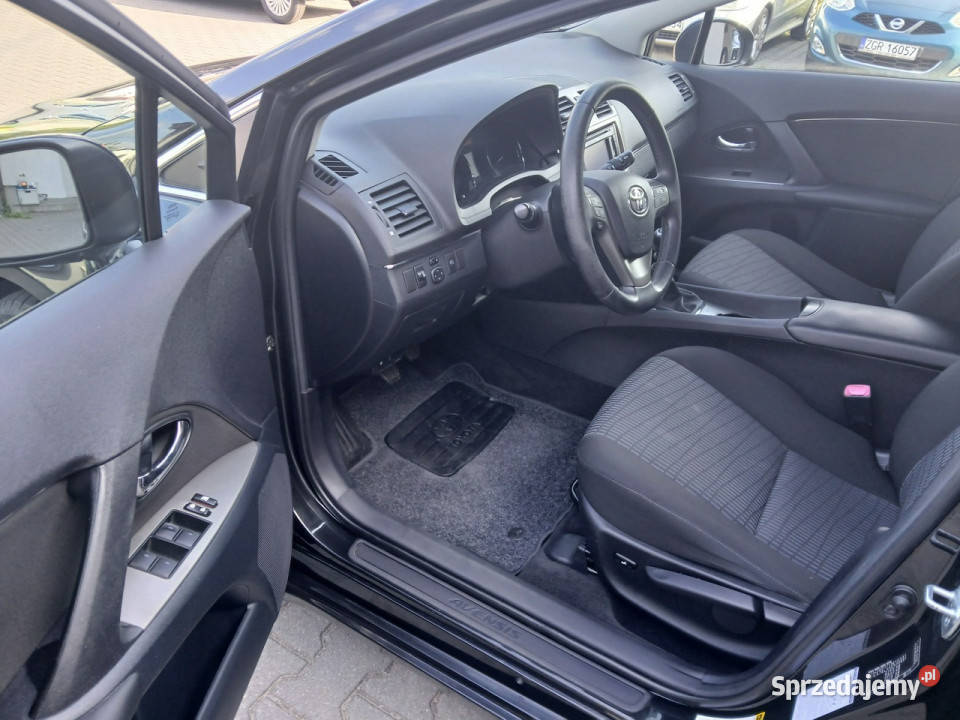 Toyota Avensis 22D4D klimatronik alufelgi kamera Avensis Gryfino