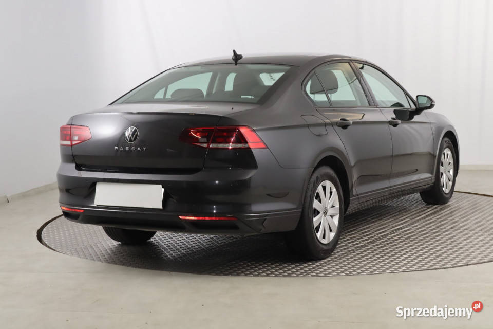 VW Passat 15 TSI manualna Passat