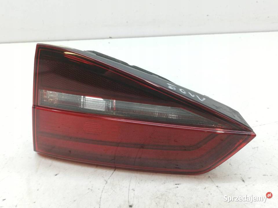 LAMPA TYŁ W KLAPĘ PRAWA LIFT 5C6945094 VW