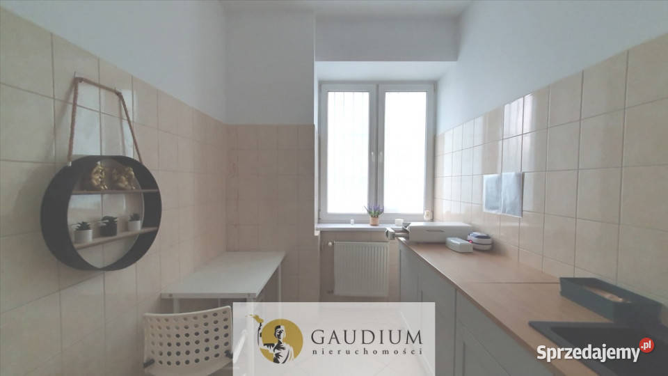 Lokal w centrum Gdyni z witryną Nieruchomości Gdynia