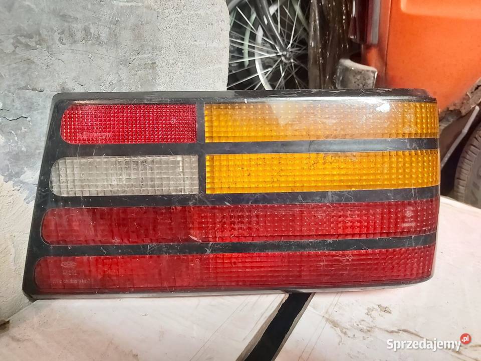 Lampa tylna FORD ESCORTORION lewa sprzedam