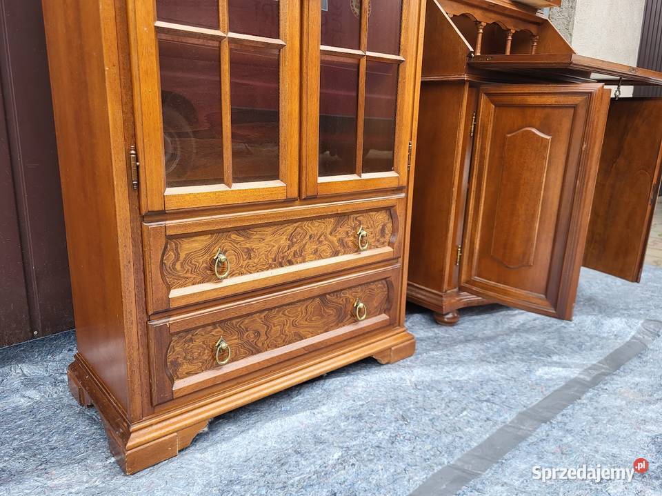 Witryna orzechowa z szufladami z Niemiec Sypniewo