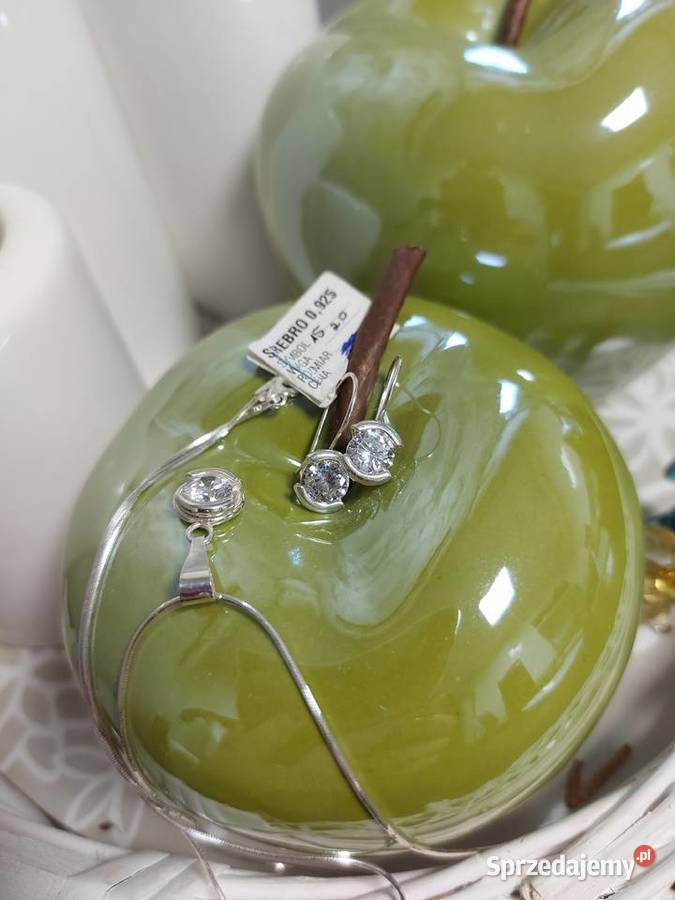 Srebrny łańcuszek z zawieszką z cyrkonią Olkusz