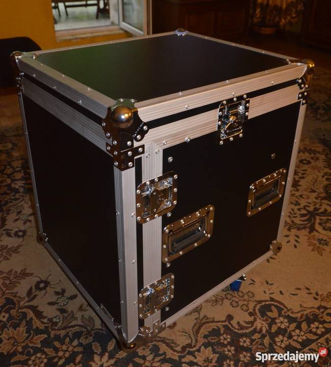 Mikser Behringer case z mocowaniem 19 Wołów