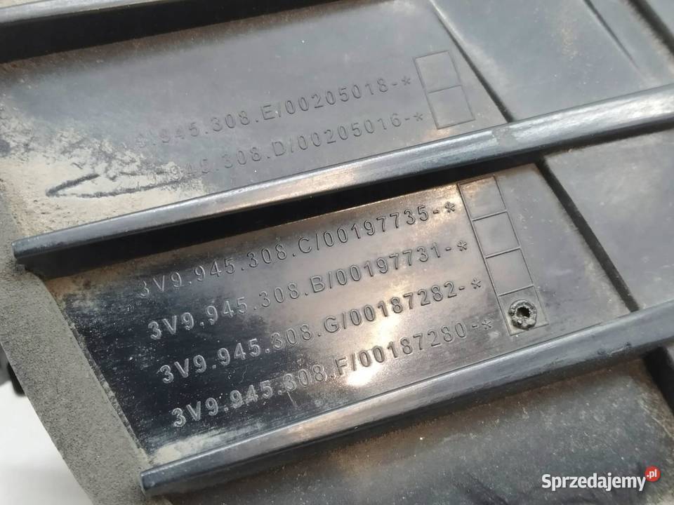 LAMPA TYŁ W KLAPĘ PRAWA KOMBI 3V9945308F Skoda sprzedam