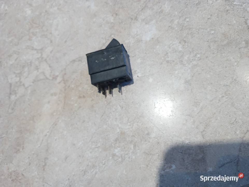 Włącznik świateł przeciwmgielnych Fiat 126p 125p Piszczac sprzedam