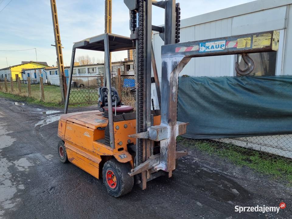 Wózek widłowy Linde E30 elektyczny Lwówek