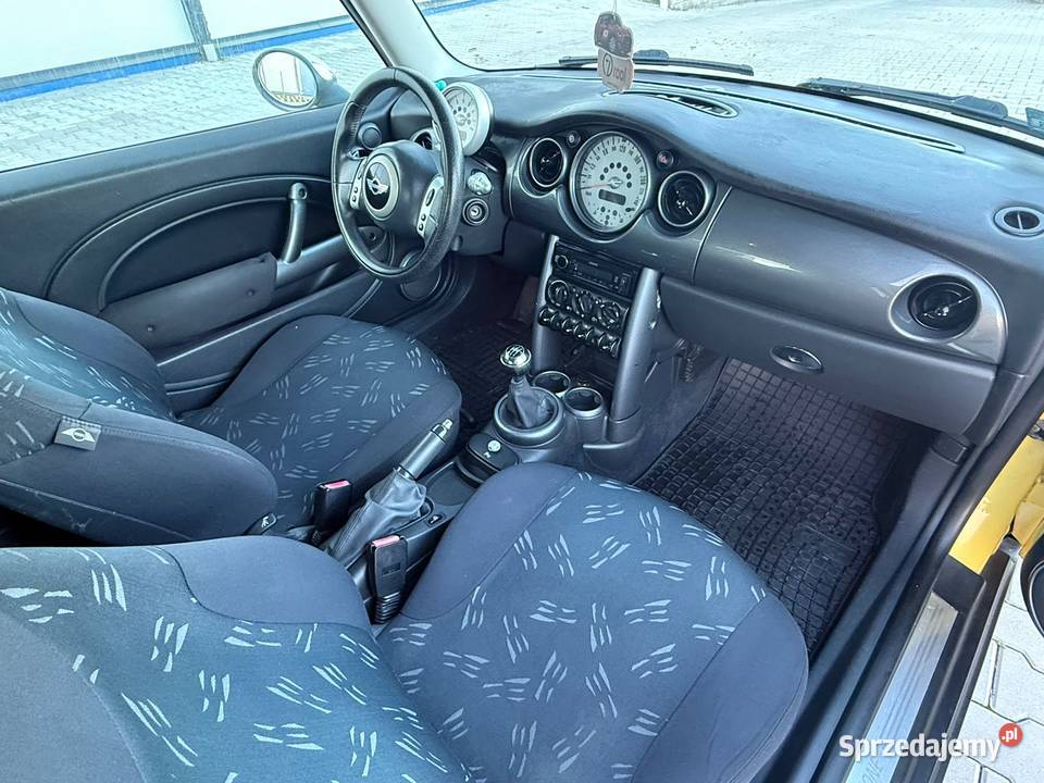 Mini One 16 benzyna 2004 r 144 000 Żółty Olsztyn