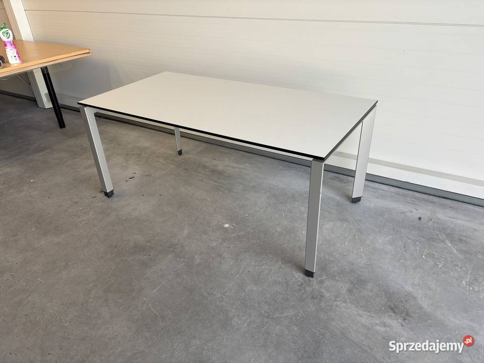 Biurko z wodoodpornym blatem Steelseries Katowice