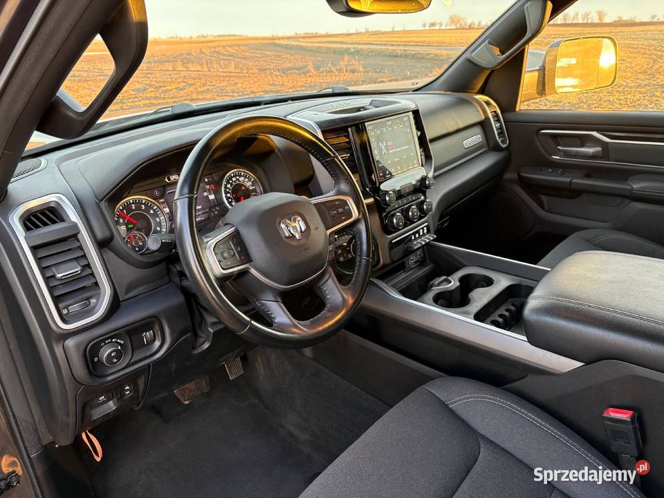 RAM 1500 57 HEMI V8 4x4 2021r Big Horn Ślesin