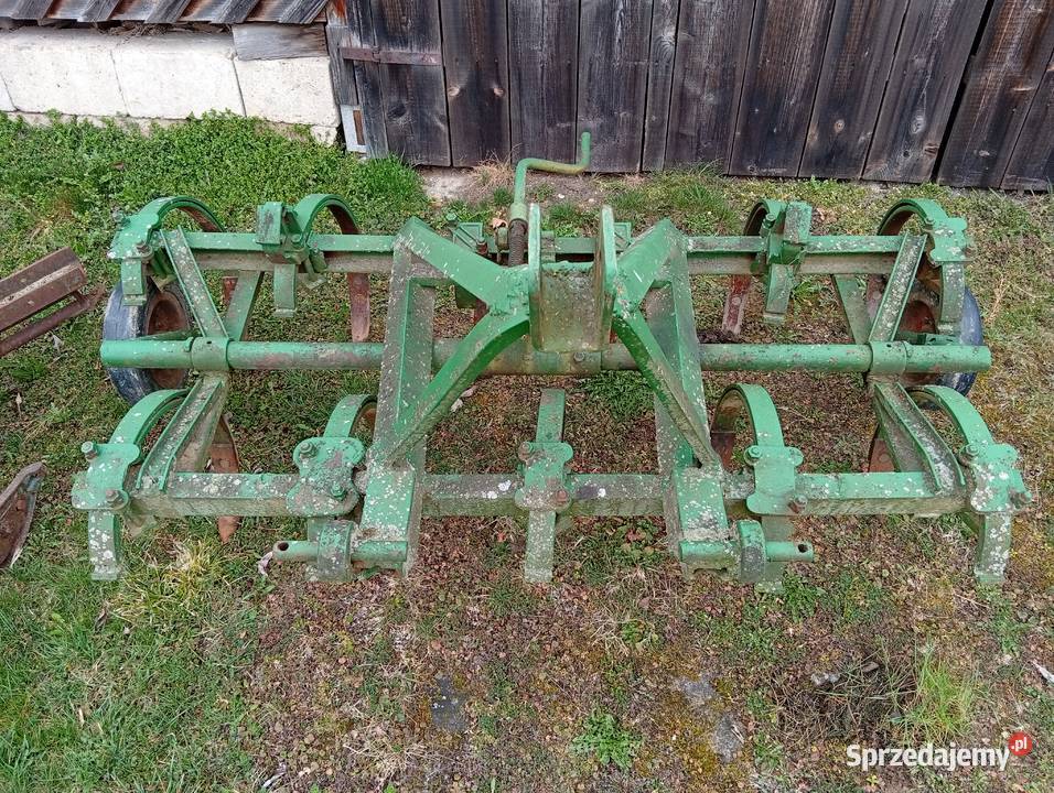 Kultywator uprawowy rolniczy