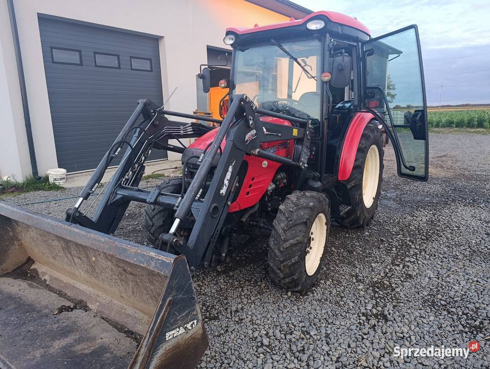 Ciągnik rolniczy branson 5820 c