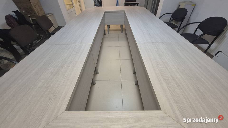 stół konferencyjny