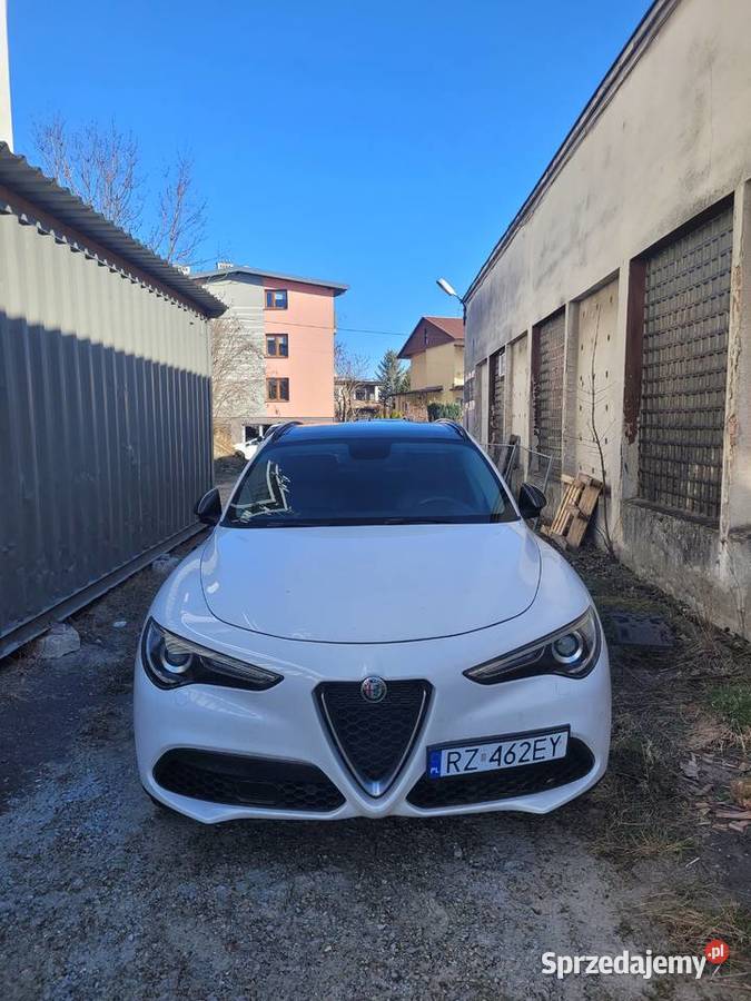 Alfa Romeo Stelvio produkcji 2018r silnik 20