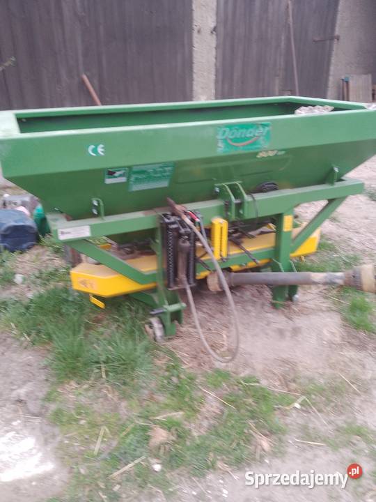 Rozsiewacz nawozów nieuszkodzony