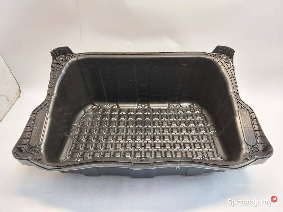 TESLA MODEL Y 2024r WANNA SCHOWEK KUFER