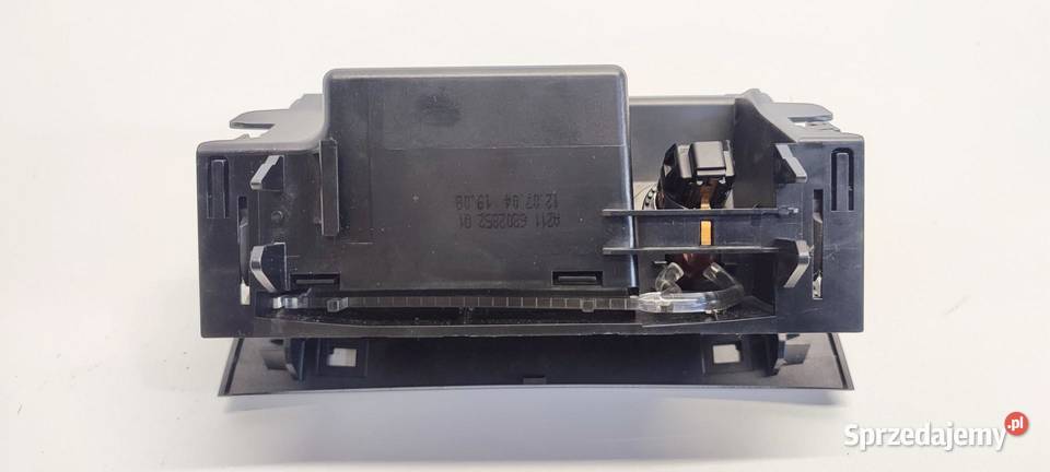 MERCEDES W211 POPIELNICZKA A2116802852
