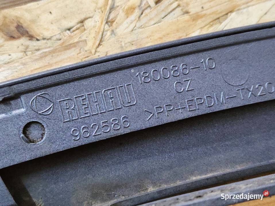 Listwa na Błotnik Prawy Przód BMW X2 F39 8069162 osobowe wielkopolskie Pleszew