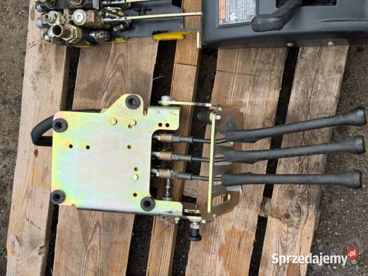 Rozdzielacz hydrauliczny trzysekcyjny BOSH 0 521 śląskie Antonie