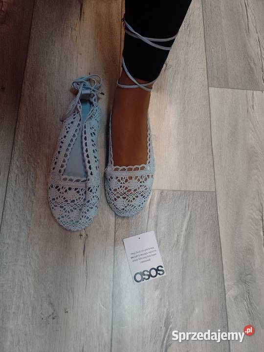 40 ASOS Niebieskie ażurowe baleriny sznurowane z Balerinki Kraków