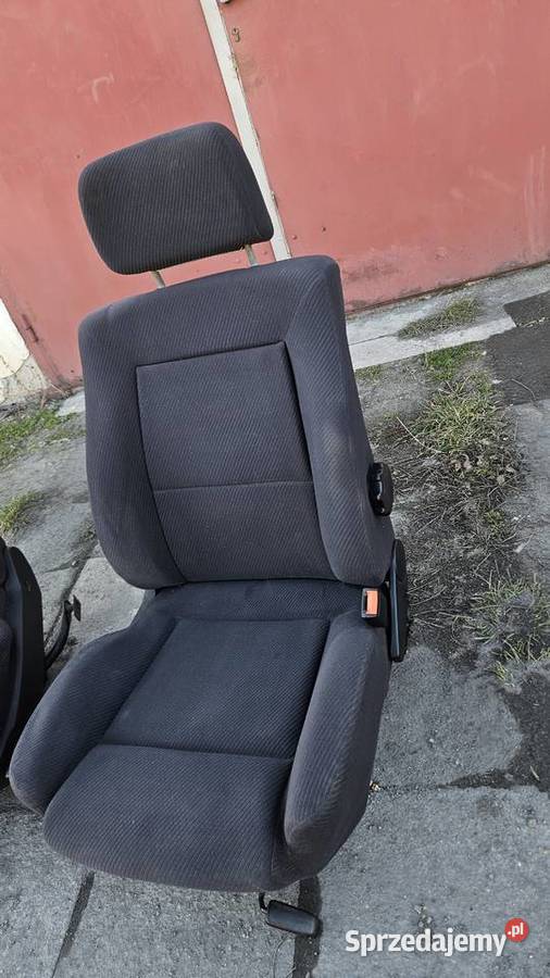Fotele półkubełki kubły Audi 80 B4 Krosno