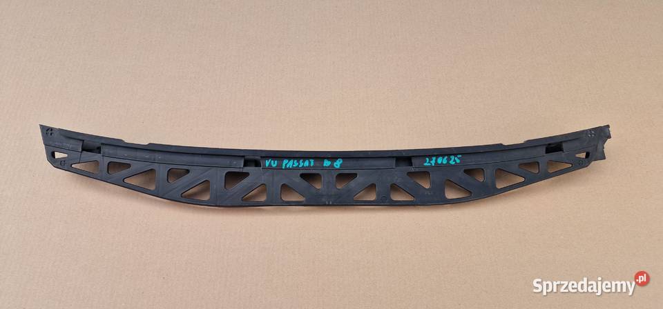VW PASSAT B8 KOMBI ŚLIZG ZDERZAKA TYŁ MOCOWANIE