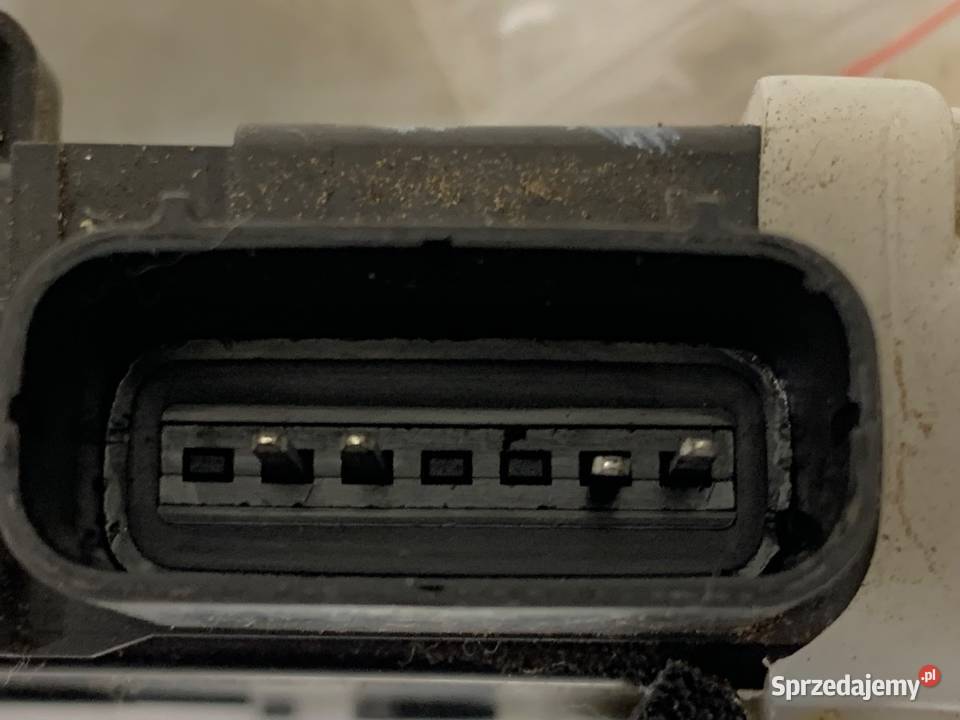 ZAMEK DRZWI PRAWY TYŁ HYUNDAI ix35 Hatchback