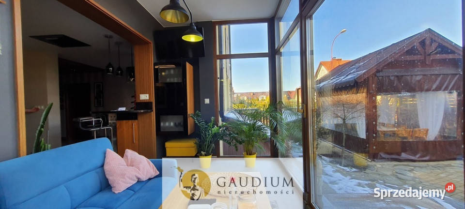 Tczew dom z trzema osobnymi mieszkaniami piwnica