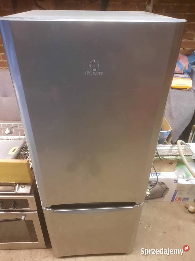 Sprzedam lodówkę firmy indesit srebrna sprawna Warszawa