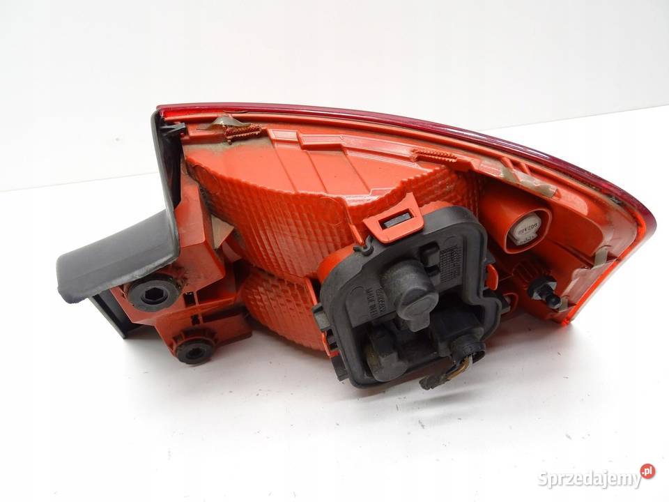 LAMPA LEWA LEWY TYŁ TYLNA W BŁOTNIK AUDI A6 C7