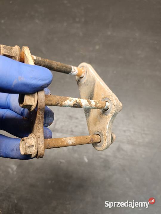 Uchwyt mocowanie łapa silnik rama części Suzuki Gołaczewy